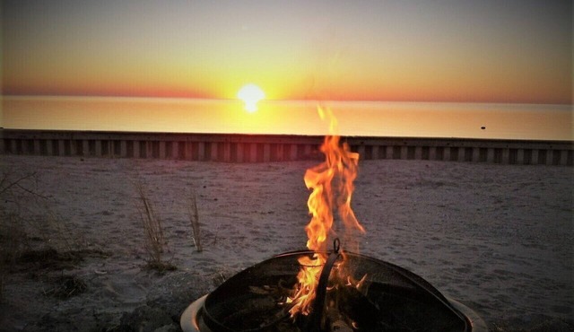 🌅Sunset Season Getaway + Special Welcome Treat for You and Your Pup 🐶