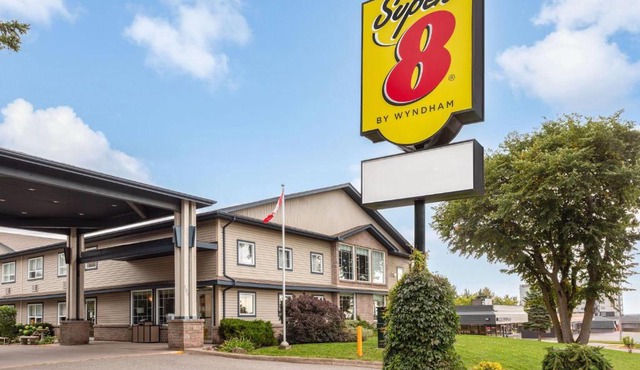Super 8 by Wyndham Sault Ste Marie On