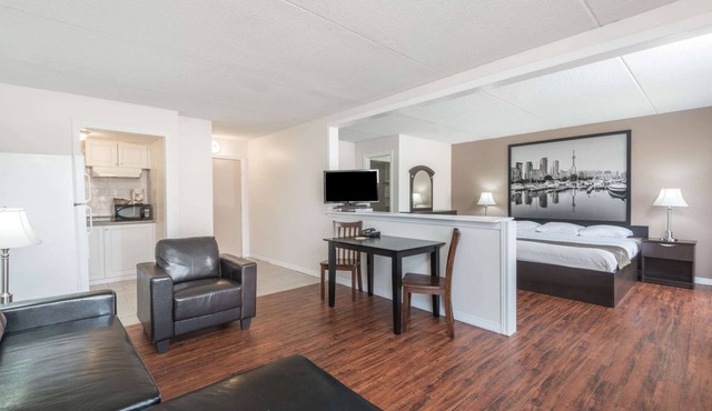 Super 8 by Wyndham Cambridge/Kitchener/Waterloo Area