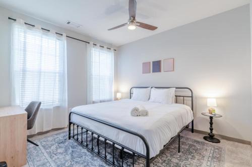 Super Central 1BD Workers Paradise