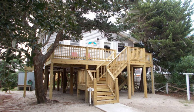 Sweet Waterfront Cottage, 4 person limit