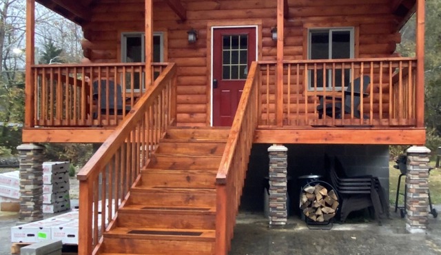 The Cabin at Main Street Lodging