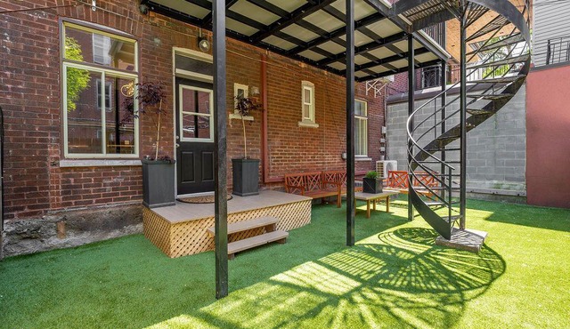 The Classic | Backyard | Near Subway | Parking