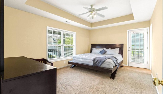 The Farm Townhouse with King Bed