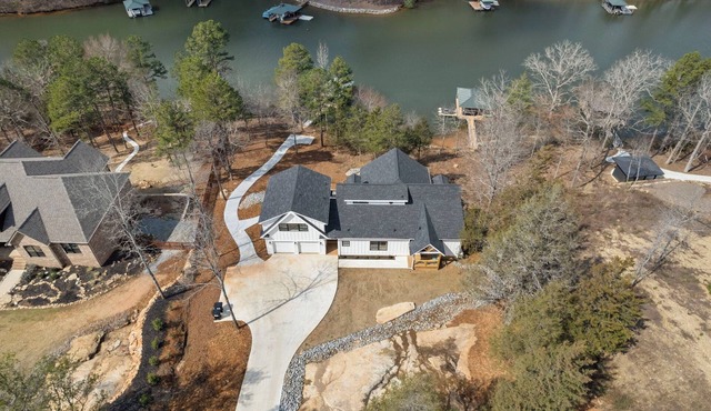 The Keowee Hideaway Lakefront 25 min to Clemson