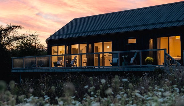 The Lookout Cottage - Private, ocean view home