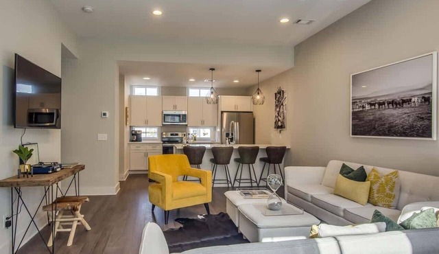 The Marigold - Walkable to Food and Shops