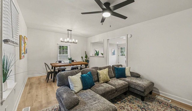 The Palm Hideaway~3br/2ba Hanahan Home