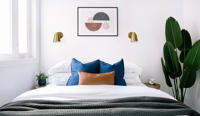 The Selene Room | Private Queen Bed