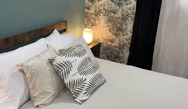 The Tropical Refuge| Waterfront appartment (Chambly)