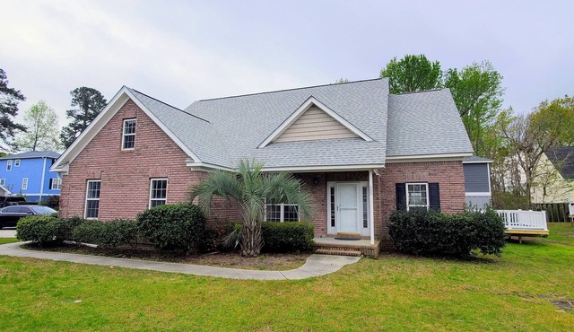 The Valentine - A Large Cozy Home Close To It All