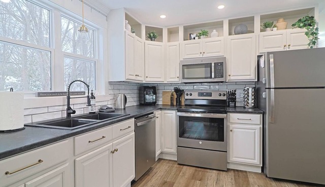 This house is a 3 bedroom(s), 1.5 bathrooms, located in Fredericton, NB.