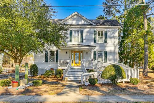 Timeless Charm! Family Home Near Belhaven Beach