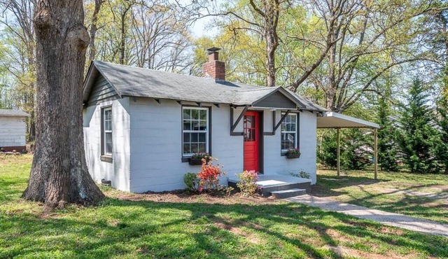Tiny Home — Stylish Mt. Holly Retreat — 12 min to CLT & Whitewater Center