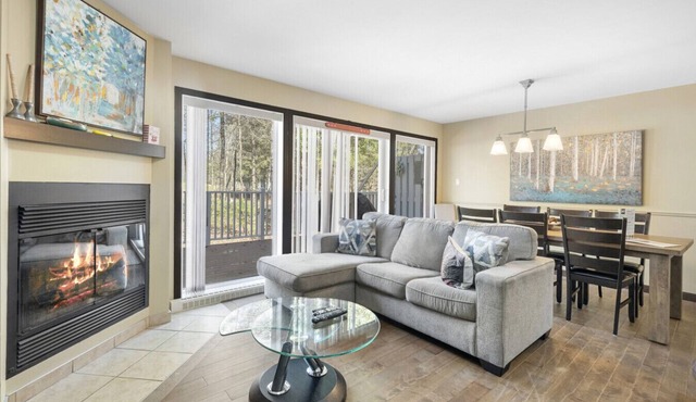 Townhouse with Free Shuttle to Tremblant Resort