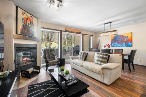 Townhouse With Free Shuttle To Tremblant Resort