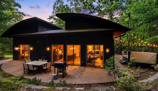 Trail on Property, Amazing AVL Location, & Hot Tub