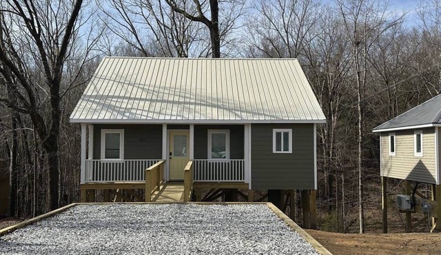 Trailside 2BR Cottage | Walk Downtown + Greenfront