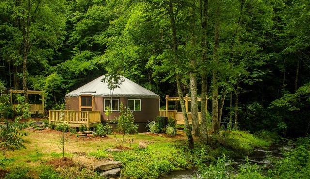 Tranquil Haven Luxury Yurt - Creekside Glamping w/Private Hot Tub