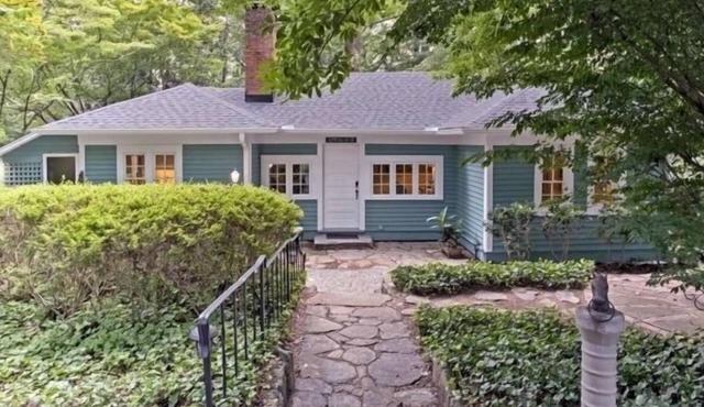 Tryon Historic Cottage Remodeled/Romantic Extras!