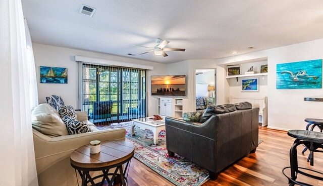 Turtle Cove Haven: Your Coastal Escape