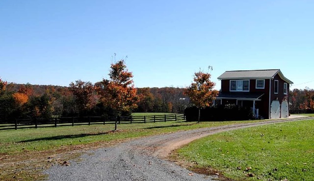 Two-Bedroom, One Bathroom Cottage on 250-Acre Cattle Farm for Getaway near Richmond, Virginia