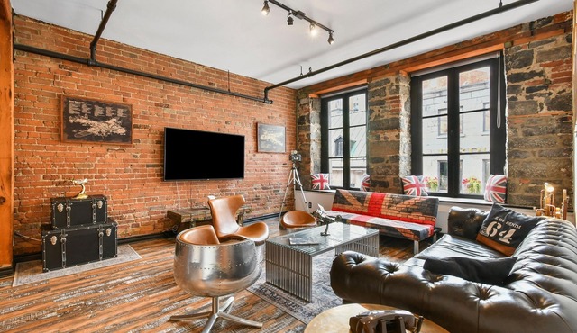 Unique & Charming 3BR loft - heart of old Montreal