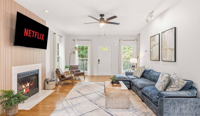 Upscale Spacious Retreat w/Game Room, Yard, Sleeps 12