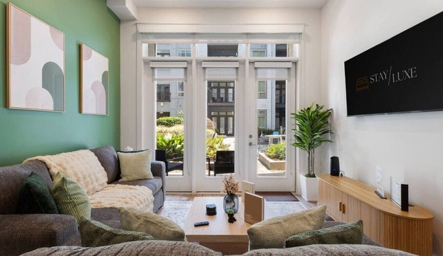 Uptown Haven | Free Parking, Pool, Walkable