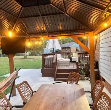 Uptown in 6 Mins - Game Deck - Private Acre - Sleeps 10