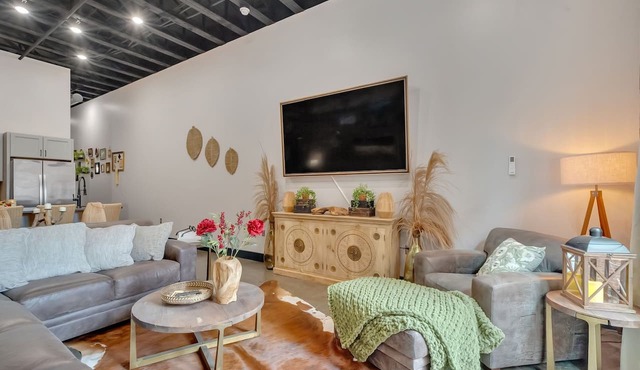 Urban Artistry Loft Retreat
