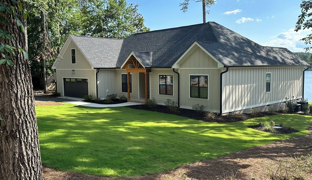 US Open! Beautiful Brand New Home on large Private Lake 11m from Pinehurst #2!