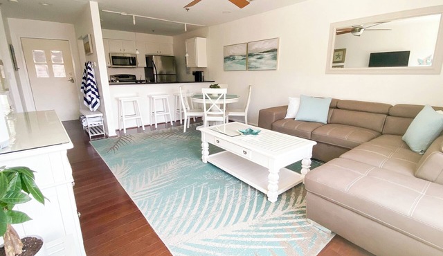 Vacationing is easy in this newly refreshed beach condo!