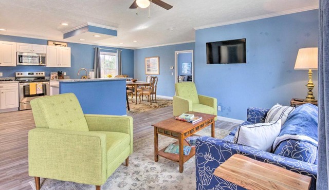 Walk to Lake Summit! Mountain-View Zirconia Home
