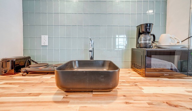 Walkable Location! High-end 4-unit Hinton Getaway