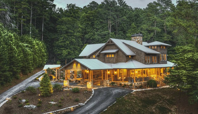 Walnut Grove 11-BR Lodge: corporate retreats & reunions - on 265 private acres