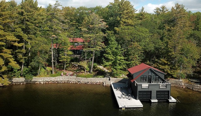Windermere! South! Private! Wallsend is Muskoka Classic Luxury!