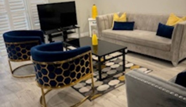 Woodstock house-Fully Furnished 5 BR townhouse