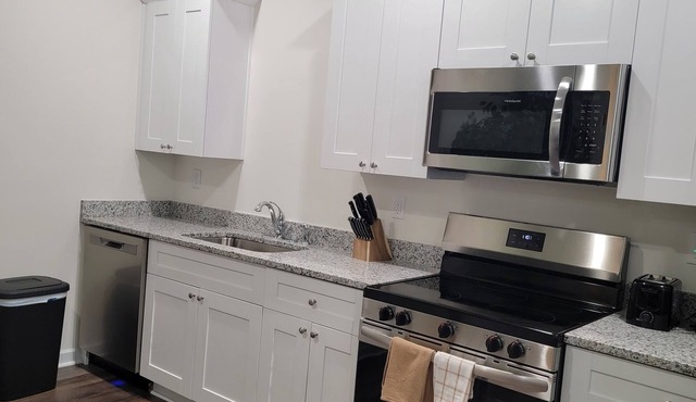 Yah House New Modern Basement in Heart of Metro Atlanta