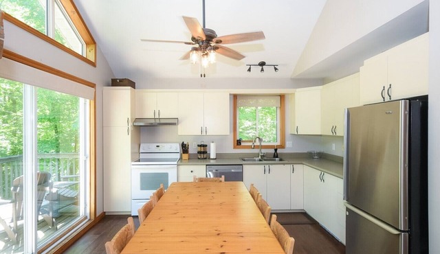 Year round waterfront retreat for rent on a beautiful lake - 4 bedrooms