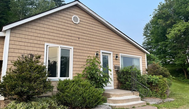 York View House. Newly Listed June 2023! nA 2 bedroom home ready for your visit