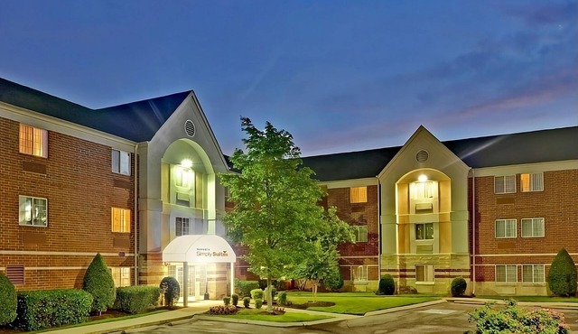 Your Home Away from Home! 4 Spacious Units, Full Kitchen, Pets Allowed!