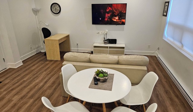 Zino Suites ● Newly Renovated ● Washer & Dryer ● Wi-Fi & Off Street Parking ●