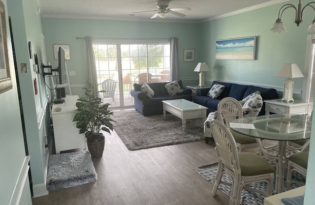 Pet Friendly 2 Bedroom Condo on the Golf Course!