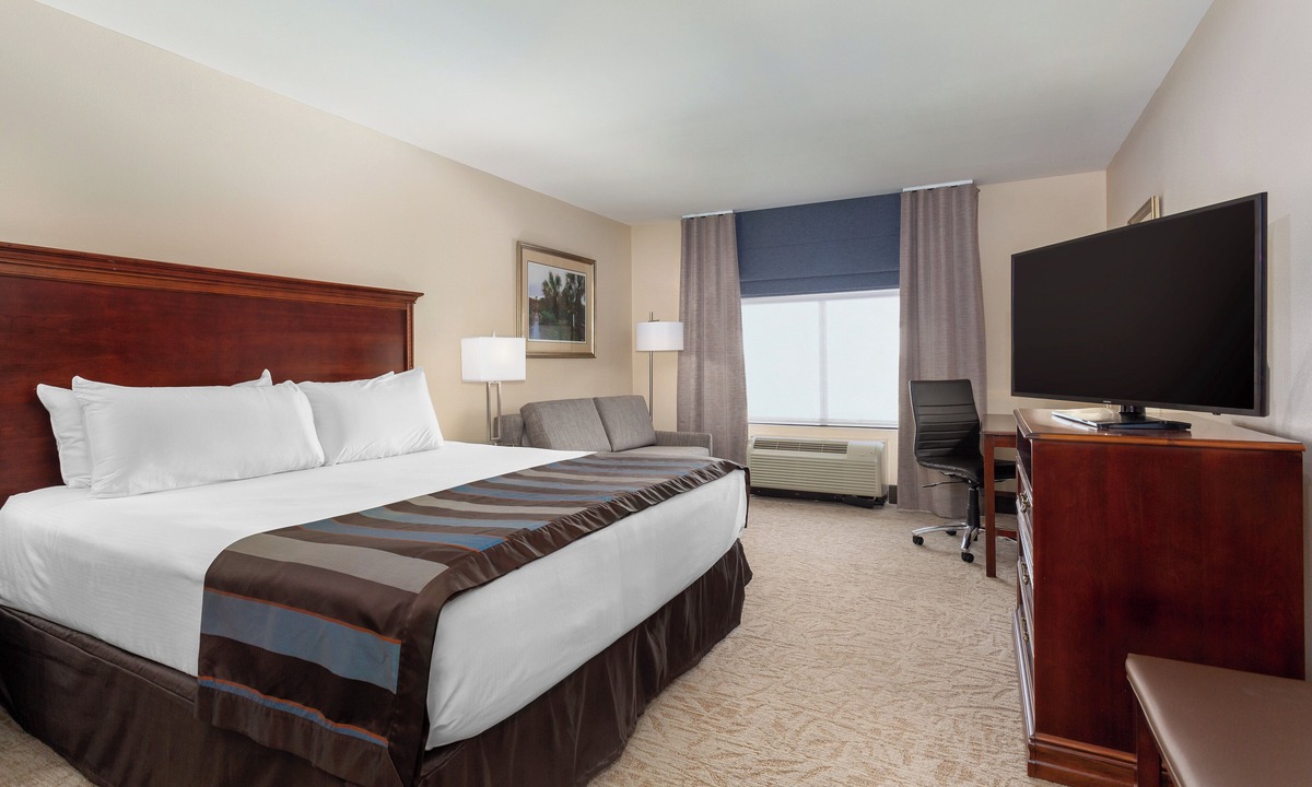 Columbia Hotel | Lexington Expo Hotel by IHG