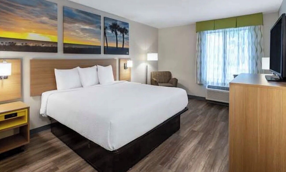 Louisburg Hotel | Haven Inn & Suites