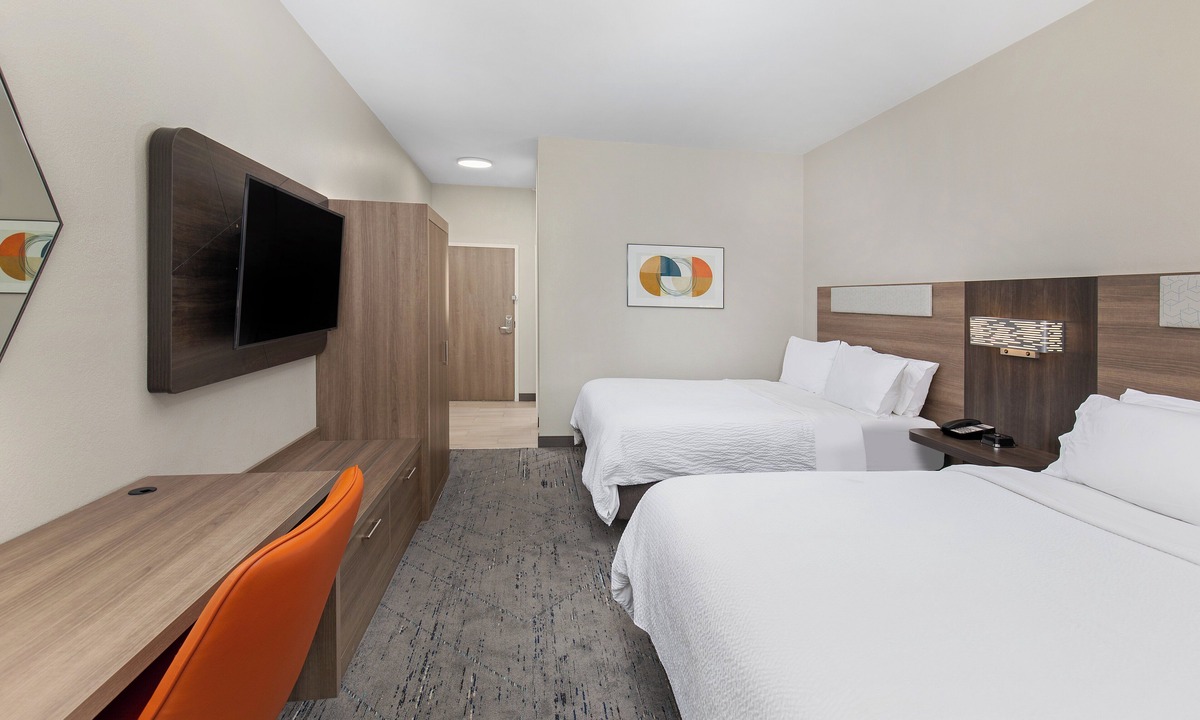 Hurricane Mills Hotel | Holiday Inn Express Hurricane by IHG