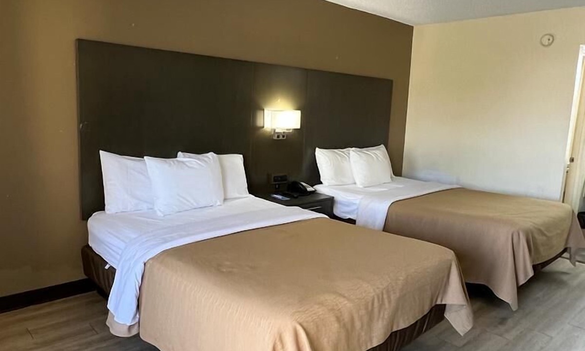 Walterboro Hotel | Rodeway Inn Walterboro I-95