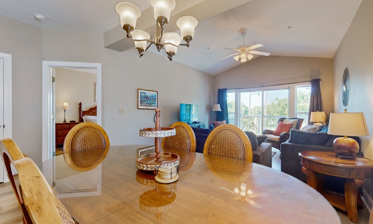 Carolina Forest Condo | On-site golf condo with scenic balcony, pool access, AC, W/D, & full kitchen