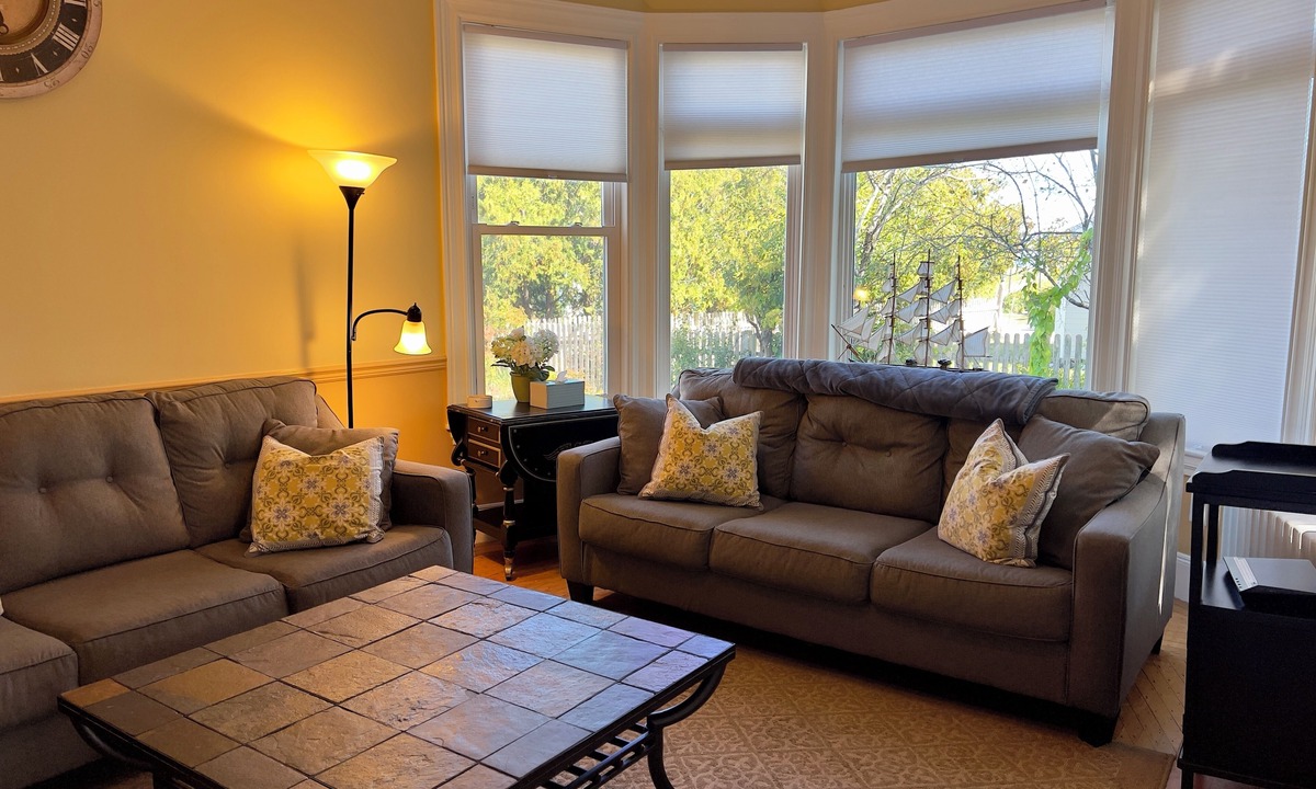 Ocean Park House | Charming Victorian beach house 5 bedrooms. 50 steps to the beach